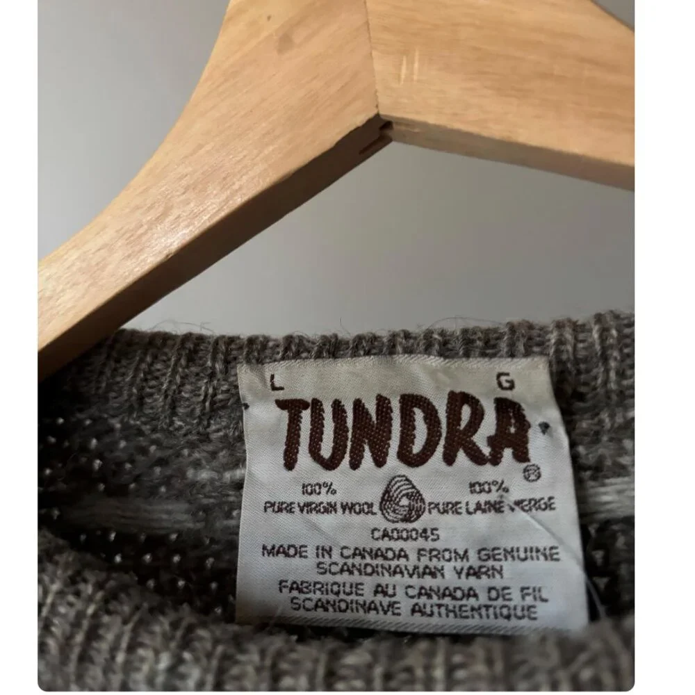 1970s Thick Scandinavian Wool Tundra Sweater | Vintage Canadian-made Patterned K - Picture 5 of 6